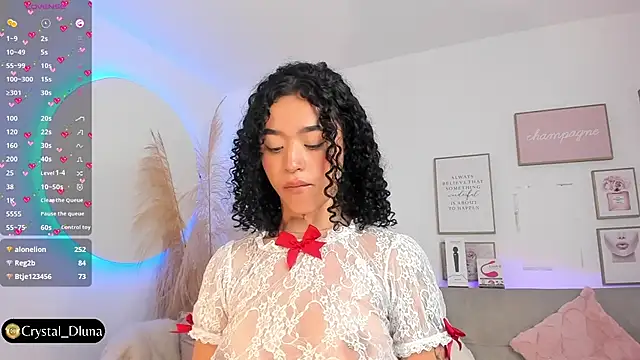 Crystal Dluna online show from 03-11-25, 06:52