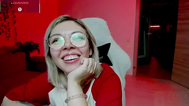 whoa-hoa-hoa-hoa-hoa online show from 11-09-25, 02:37