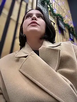 meow girl online show from 12-15-24, 07:10