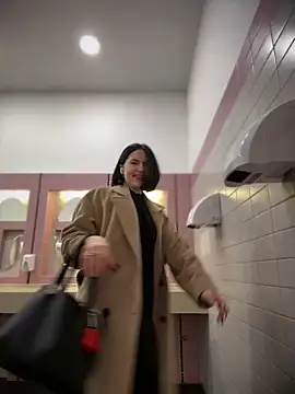 meow girl online show from 12-21-24, 04:25