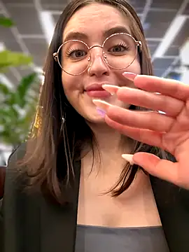 meow girl online show from 09-27-25, 11:04