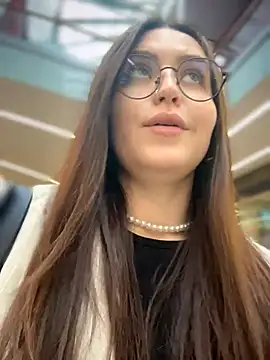 Snapshot of meow_girl chatting on 05-18-26, 03:51 meow girl online show from 05-18-26, 03:51