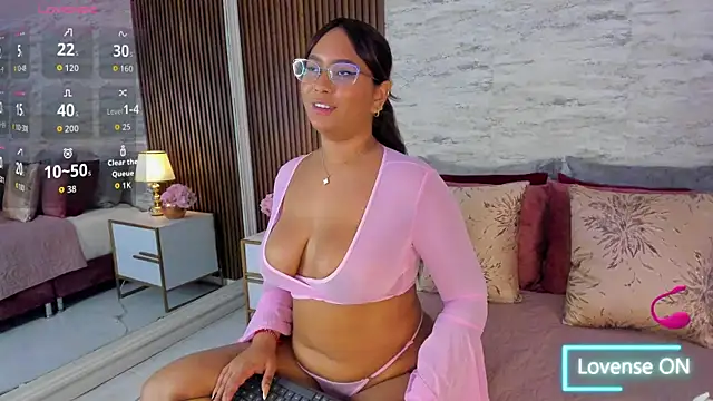 MadisonHunter2024 online show from 11-07-25, 08:09