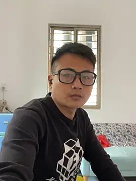 lixiaoshuai8 online show from 03-10-25, 06:16