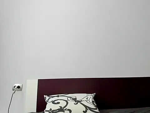 Snapshot of ElektraShine29 chatting on 11-19-25, 07:19 ElektraShine29 online show from 11-19-25, 07:19