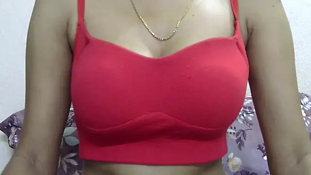 Snapshot of _FluffyHxney_ chatting on 06-27-26, 06:13 FluffyHxney online show from 06-27-26, 06:13