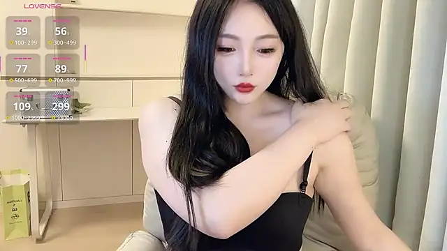 Snapshot of Kulomiyee_koi chatting on 02-18-25, 09:10 Kulomiyee koi online show from 02-18-25, 09:10