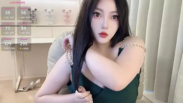 Snapshot of Kulomiyee_koi chatting on 02-24-25, 10:37 Kulomiyee koi online show from 02-24-25, 10:37