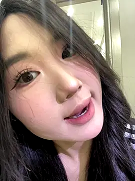 Snapshot of xyebobs chatting on 12-02-25, 02:01 xyebobs online show from 12-02-25, 02:01