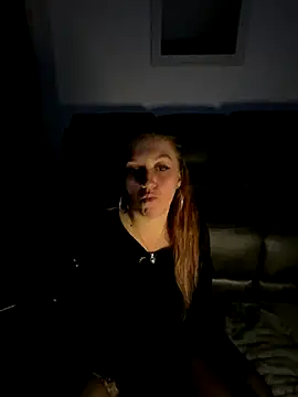 Snapshot of Stoner_BarbieXX chatting on 10-15-25, 09:48 Stoner BarbieXX online show from 10-15-25, 09:48