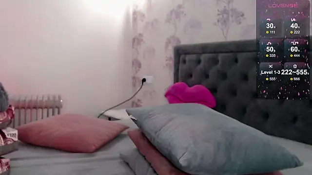 Snapshot of _Sexy-Mia_ chatting on 03-19-25, 07:17 Sexy-Mia online show from 03-19-25, 07:17