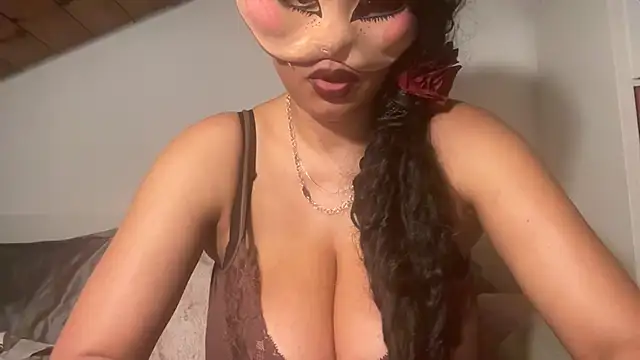 Snapshot of SCARLET-SANTANA chatting on 02-21-25, 09:22 SCARLET-SANTANA online show from 02-21-25, 09:22