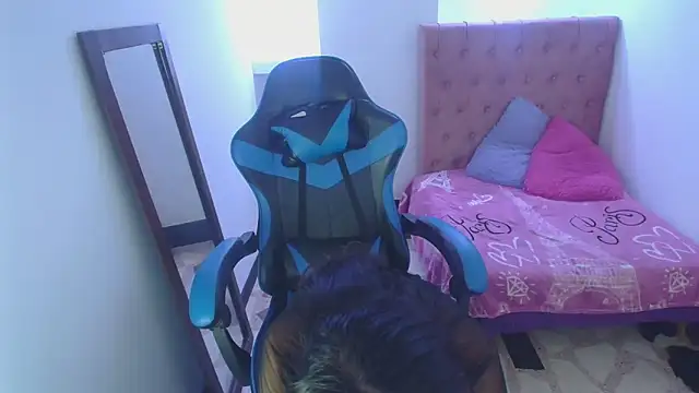 zoe connor19 online show from 03-09-25, 07:37