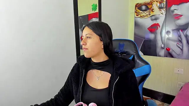 zoe connor19 online show from 10-18-25, 07:58