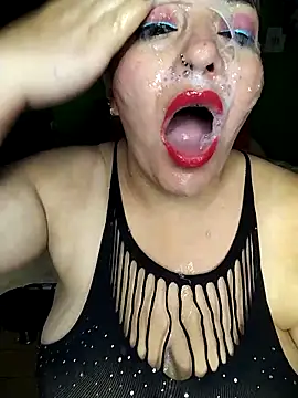 Snapshot of emily_sweet13 chatting on 02-19-26, 01:34 emily sweet13 online show from 02-19-26, 01:34