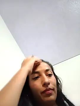 Snapshot of chloewildd_ chatting on 02-19-26, 11:34 chloewildd online show from 02-19-26, 11:34