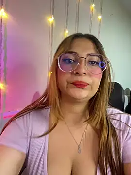 Snapshot of julieta_baron chatting on 02-11-25, 09:56 julieta baron online show from 02-11-25, 09:56