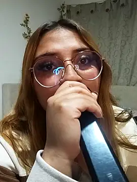 Snapshot of julieta_baron chatting on 09-23-25, 11:30 julieta baron online show from 09-23-25, 11:30