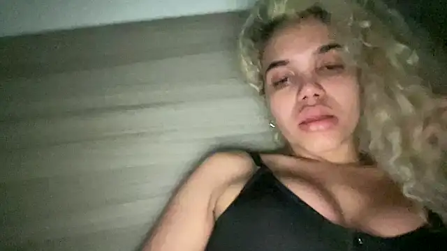 Snapshot of brithneysquirt chatting on 02-09-26, 08:40 brithneysquirt online show from 02-09-26, 08:40