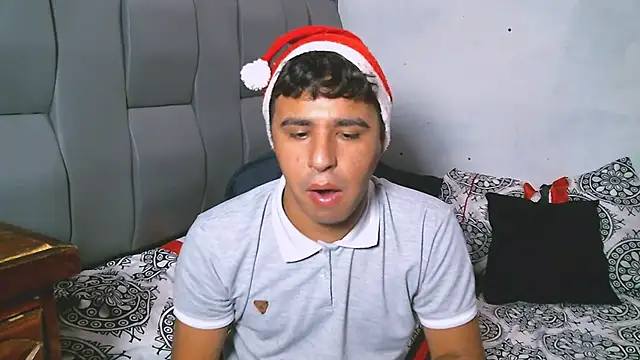 Snapshot of beautiful_james chatting on 12-12-24, 11:14 beautiful james online show from 12-12-24, 11:14