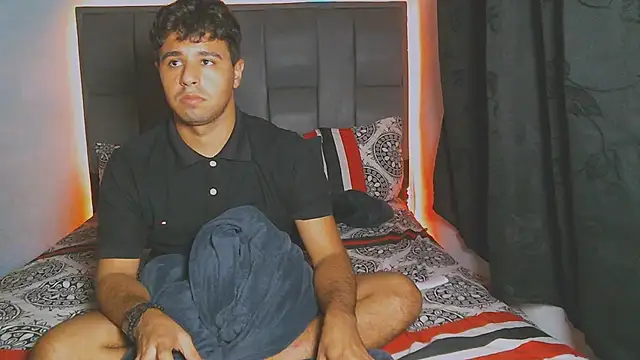 Snapshot of beautiful_james chatting on 12-17-24, 03:06 beautiful james online show from 12-17-24, 03:06