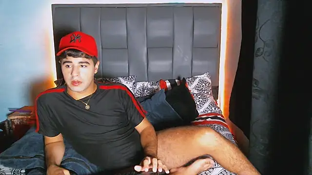 Snapshot of beautiful_james chatting on 12-21-24, 03:14 beautiful james online show from 12-21-24, 03:14