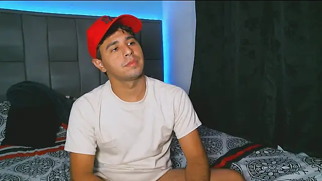 Snapshot of beautiful_james chatting on 12-27-24, 11:53 beautiful james online show from 12-27-24, 11:53