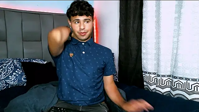 Snapshot of beautiful_james chatting on 01-12-25, 10:01 beautiful james online show from 01-12-25, 10:01