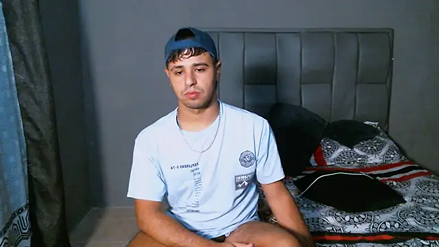 Snapshot of beautiful_james chatting on 01-29-25, 02:09 beautiful james online show from 01-29-25, 02:09