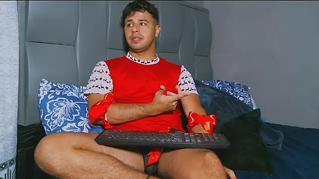 Snapshot of beautiful_james chatting on 02-16-25, 02:53 beautiful james online show from 02-16-25, 02:53