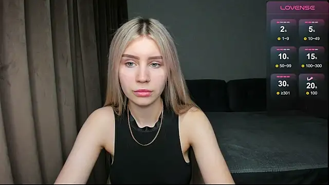 Snapshot of Kitty_Aurora chatting on 10-27-25, 04:55 Kitty Aurora online show from 10-27-25, 04:55