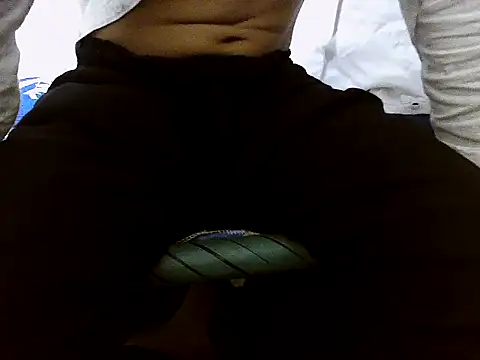 sexyguy1231 online show from 04-18-26, 07:07