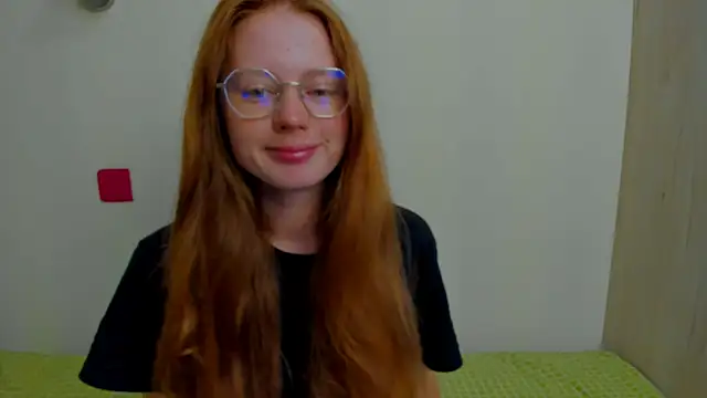 Fire Luna online show from 09-10-25, 03:17