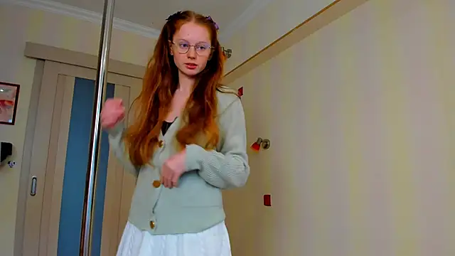 Fire Luna online show from 10-12-25, 06:56