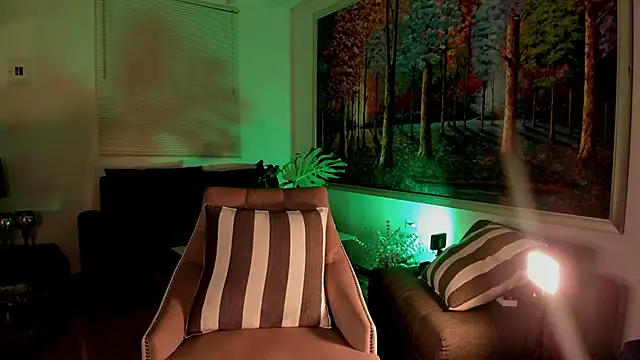 Elizabethz1 online show from 01-19-25, 12:06