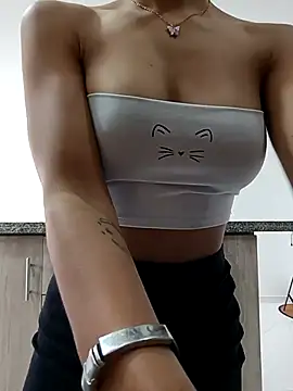 Snapshot of vanyacam_ chatting on 01-10-25, 12:15 vanyacam  online show from 01-10-25, 12:15