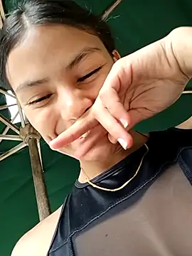 Snapshot of vanyacam_ chatting on 02-10-25, 09:15 vanyacam  online show from 02-10-25, 09:15