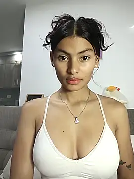 Snapshot of vanyacam_ chatting on 10-09-25, 11:25 vanyacam  online show from 10-09-25, 11:25