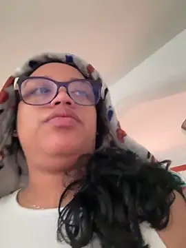 Snapshot of angela_angels_ chatting on 12-25-24, 05:05 angela angels online show from 12-25-24, 05:05