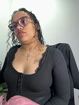 Snapshot of angela_angels_ chatting on 10-18-25, 02:03 angela angels online show from 10-18-25, 02:03