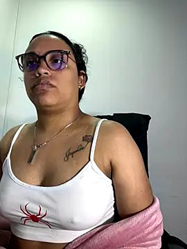 angela angels  online show from 10-28-25, 03:21