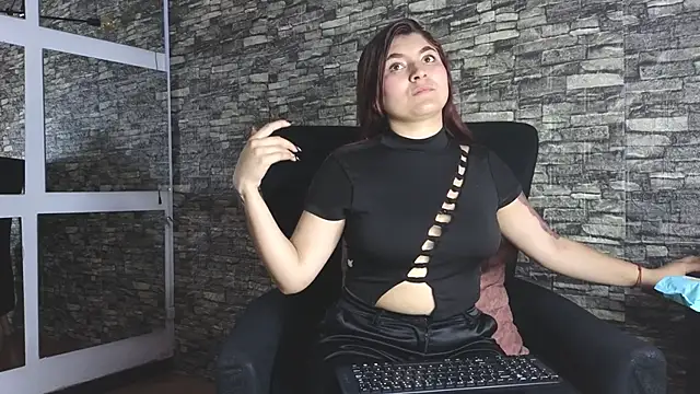 carolayrosse online show from 10-12-25, 04:17