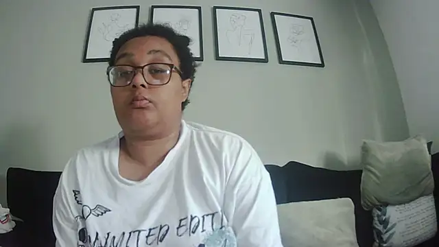 vanilla chocolate23 online show from 09-15-25, 08:03