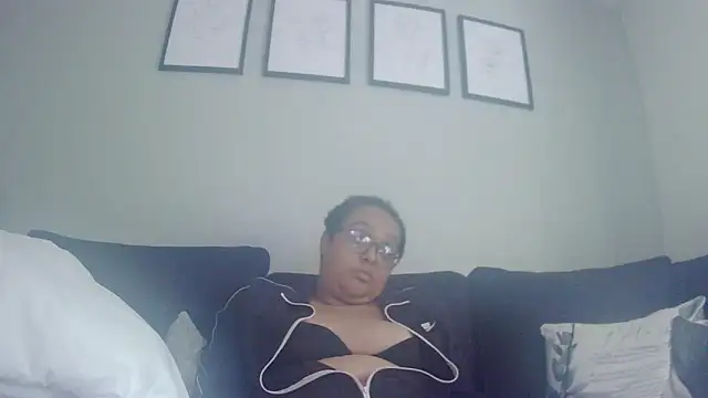Snapshot of vanilla_chocolate23 chatting on 06-03-26, 02:33 vanilla chocolate23 online show from 06-03-26, 02:33