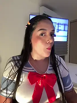 Snapshot of kenndall_21 chatting on 10-28-25, 01:53 kenndall 21 online show from 10-28-25, 01:53