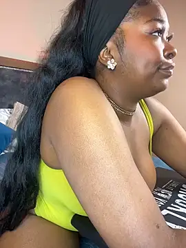 zoe 23  online show from 03-15-26, 12:00