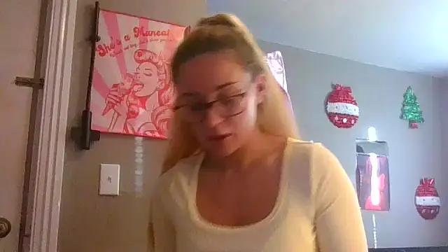 Snapshot of lexybabyxo chatting on 12-16-25, 01:27 lexybabyxo online show from 12-16-25, 01:27