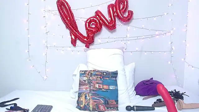 Nicol Love0 online show from 02-27-25, 09:58