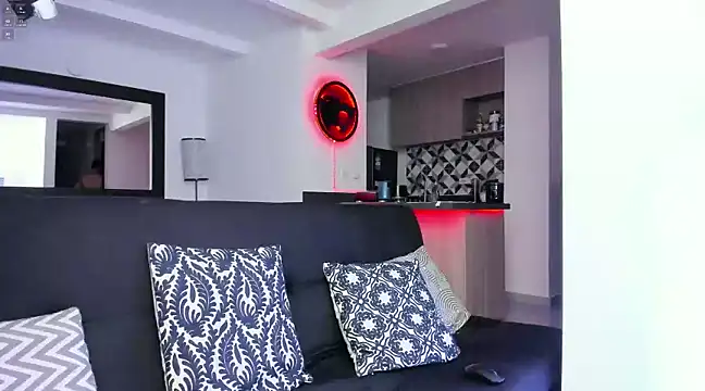 Snapshot of tony_muscle chatting on 01-15-25, 01:34 tony muscle online show from 01-15-25, 01:34