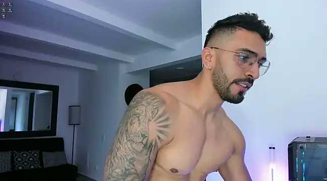 Snapshot of tony_muscle chatting on 02-05-25, 10:44 tony muscle online show from 02-05-25, 10:44